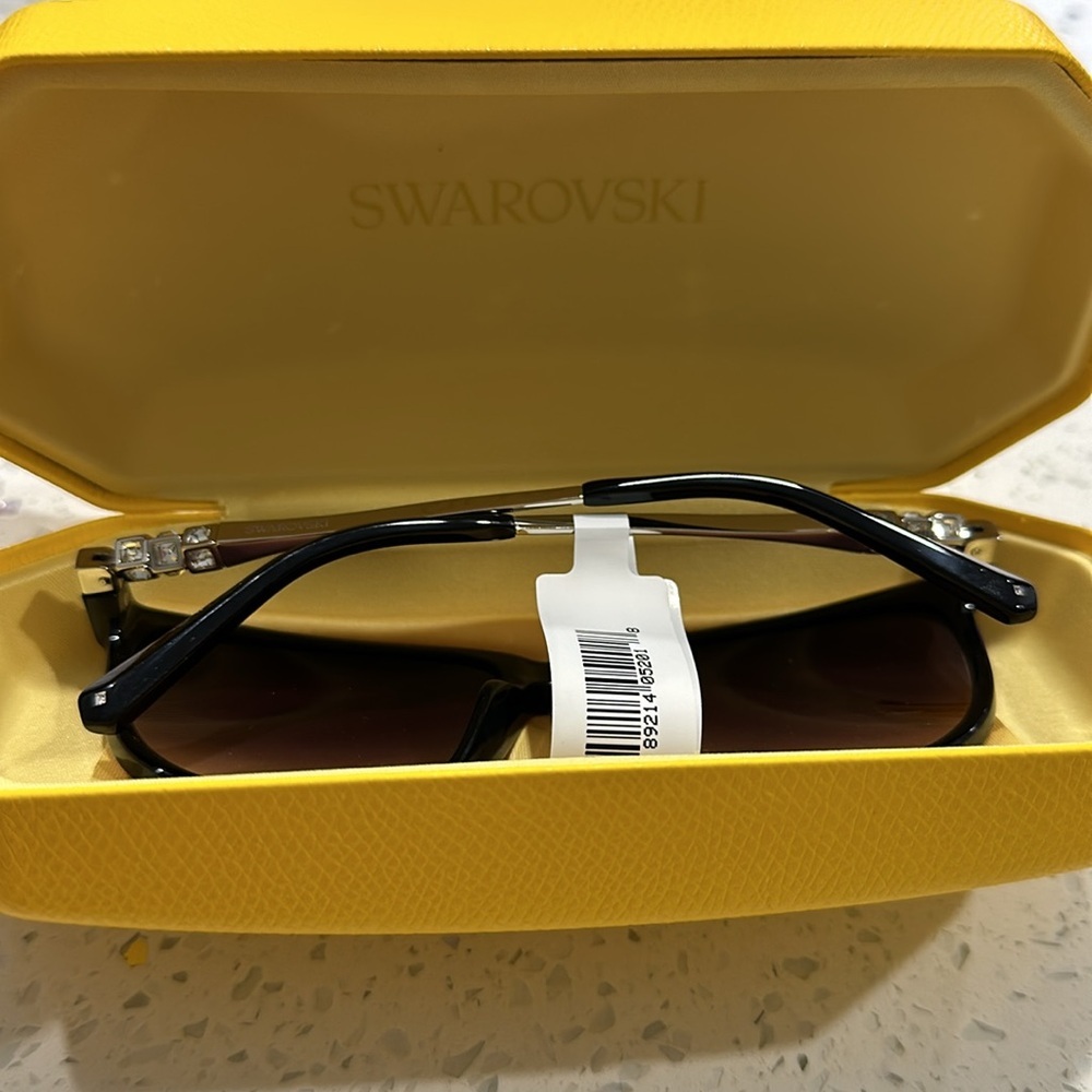 Swarovski Crystal Embellished Sunglasses Designer Eyewear Fashion Accessory - Picture 4 of 4